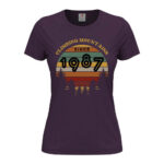 дамска тениска с щампа climbing mountains since и персонализация на годината