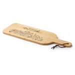 гравирана дъска за рязане твоята кухня с персонализация на името